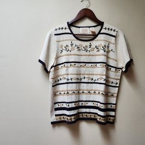5/$25 Vintage Floral Knit Shirt
